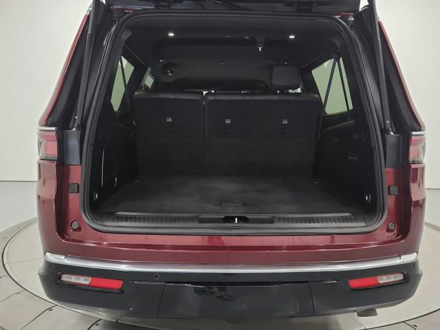 Used 2024 Jeep Wagoneer L Series II w/ Flexible Seating Group AWD/4WD image 36