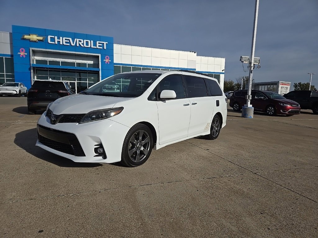 Used 2018 Toyota Sienna SE
