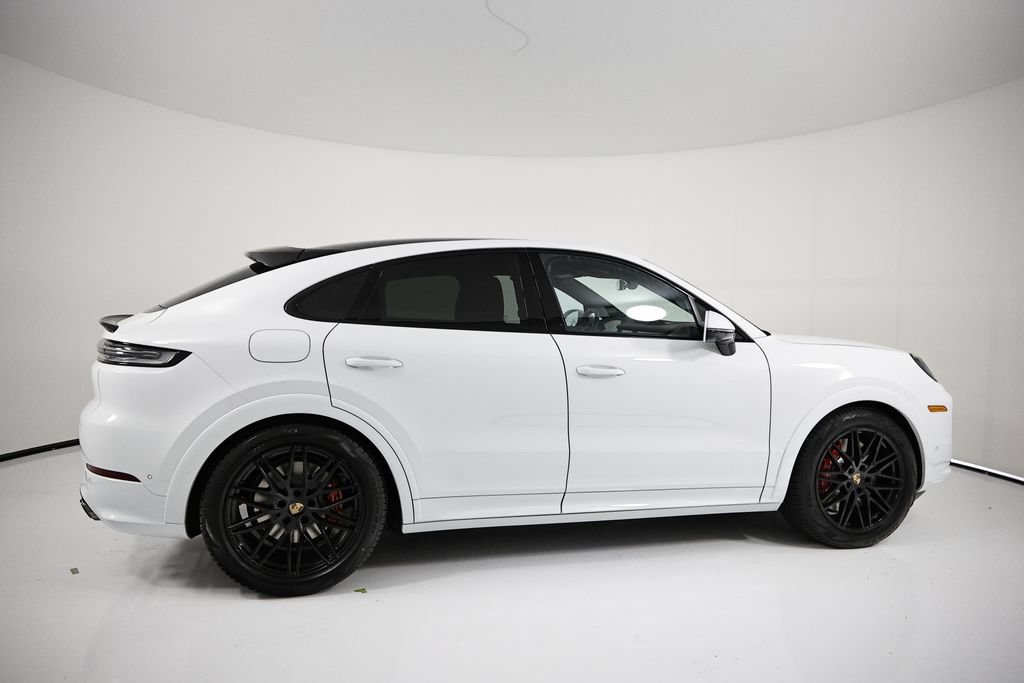 New 2026 Porsche Cayenne GTS AWD/4WD image 8