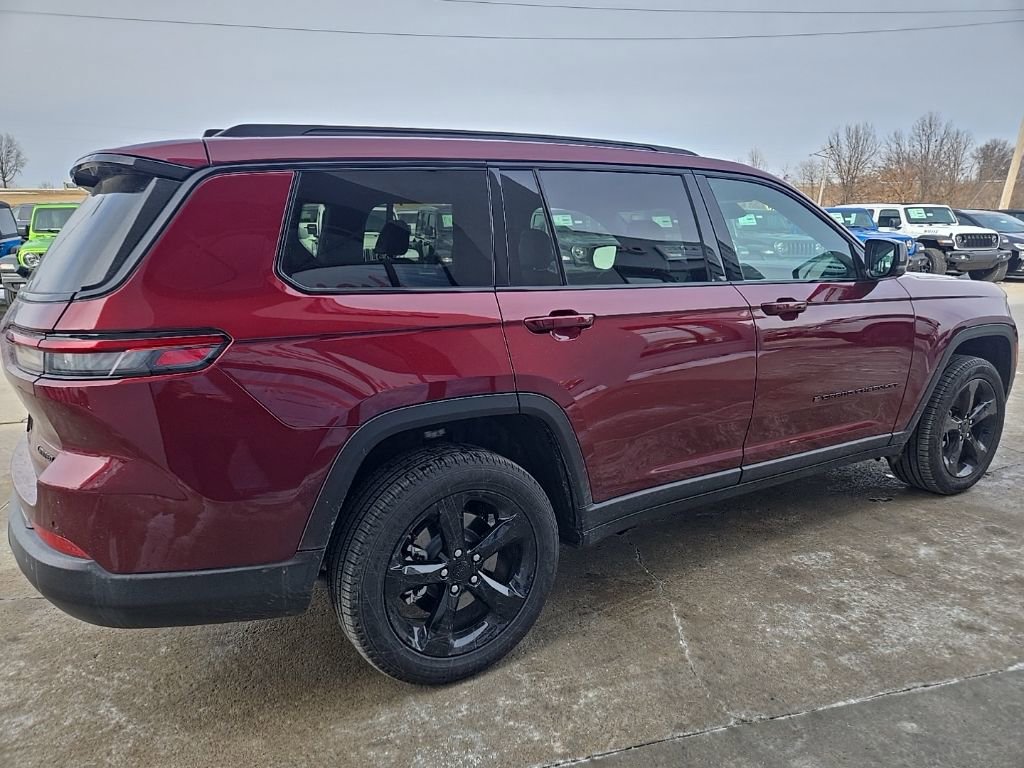 Used 2025 Jeep Grand Cherokee L Limited w/ Luxury Tech Group II image 10