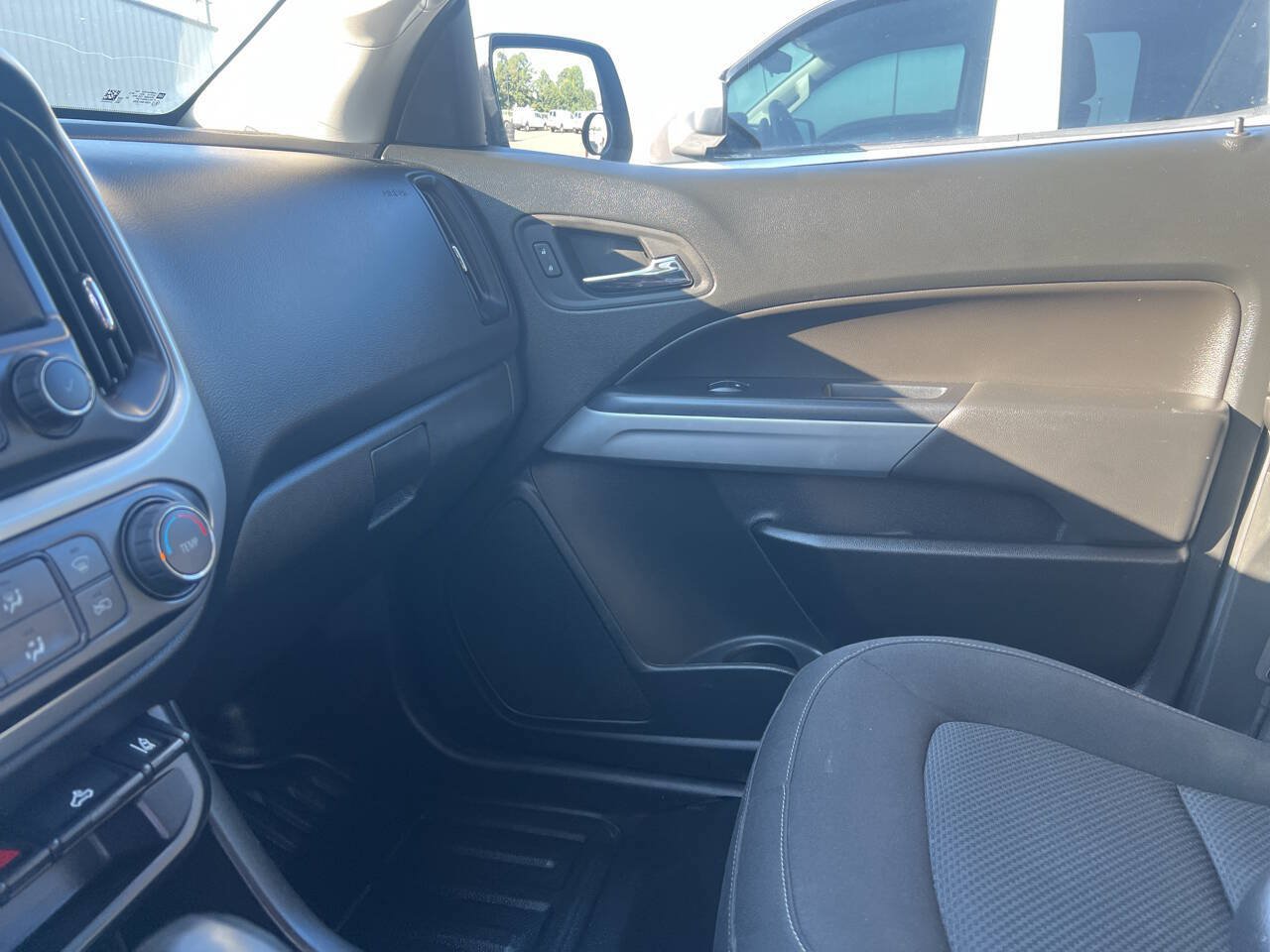 Used 2022 Chevrolet Colorado LT w/ Fleet Safety Package RWD image 21