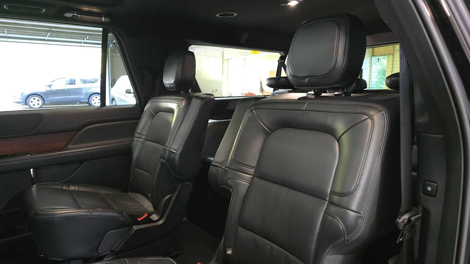 Used 2024 Lincoln Navigator L Premiere image 17