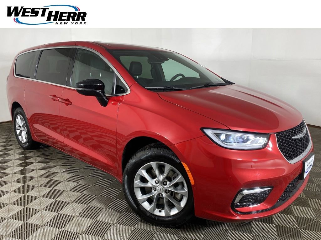 Used 2026 Chrysler Pacifica Select