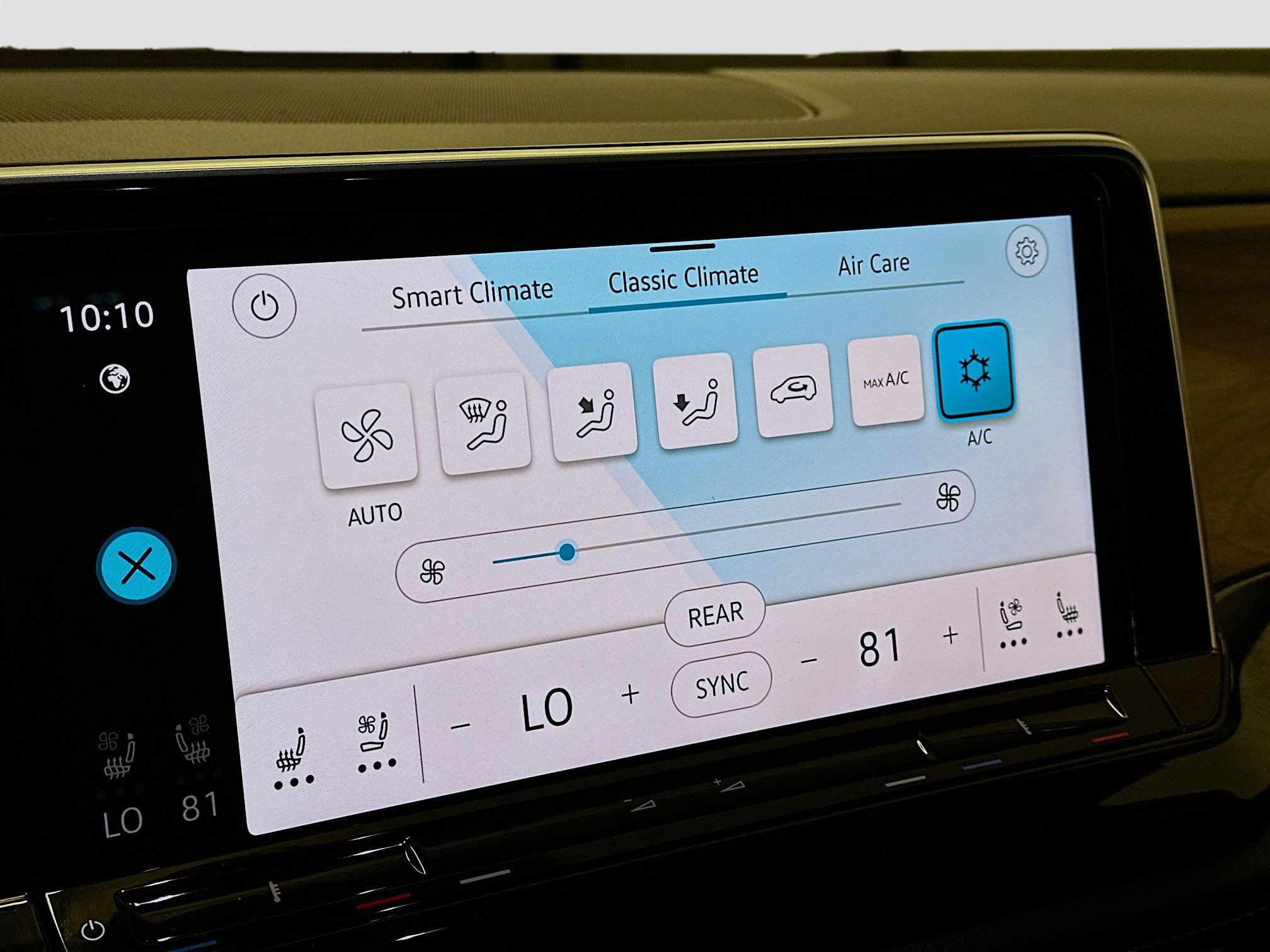 Used 2024 Volkswagen Atlas SE image 24