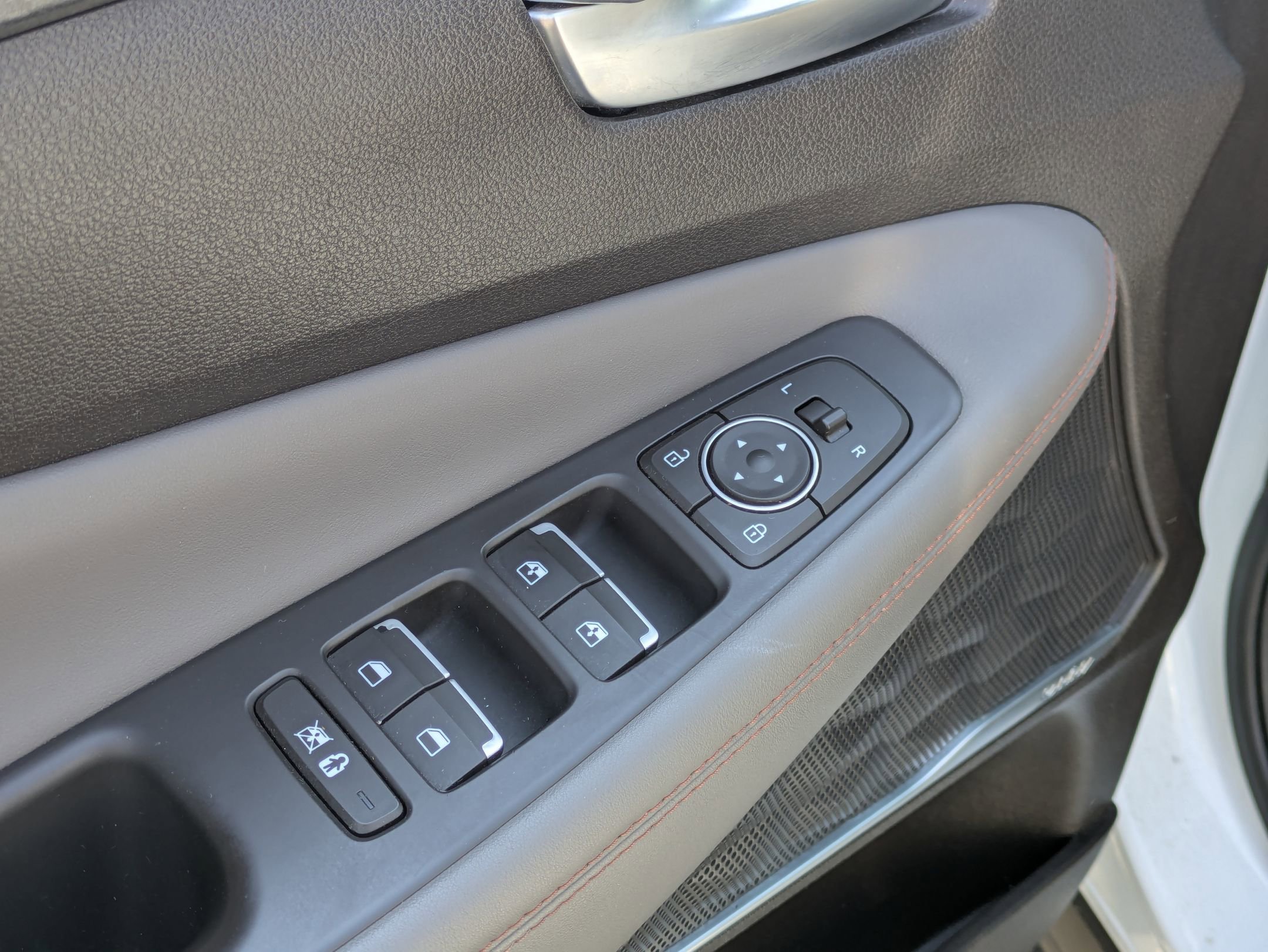 Used 2019 Hyundai Santa Fe Limited image 15