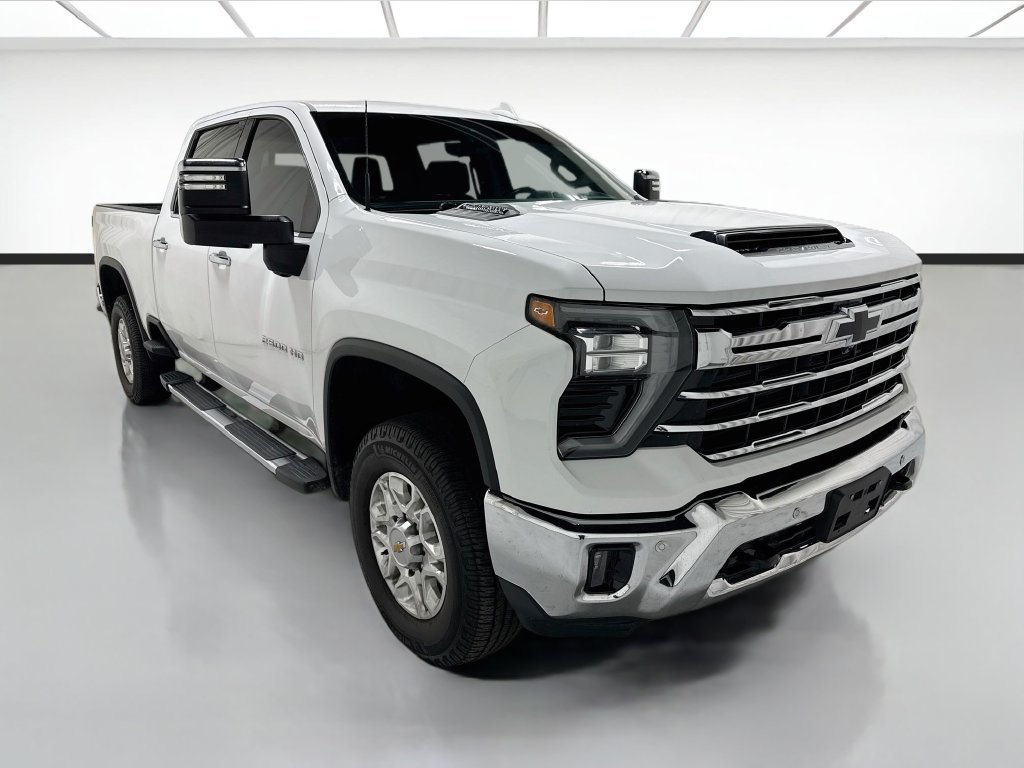 Used 2024 Chevrolet Silverado 2500 LTZ w/ LTZ Plus Package AWD/4WD image 3