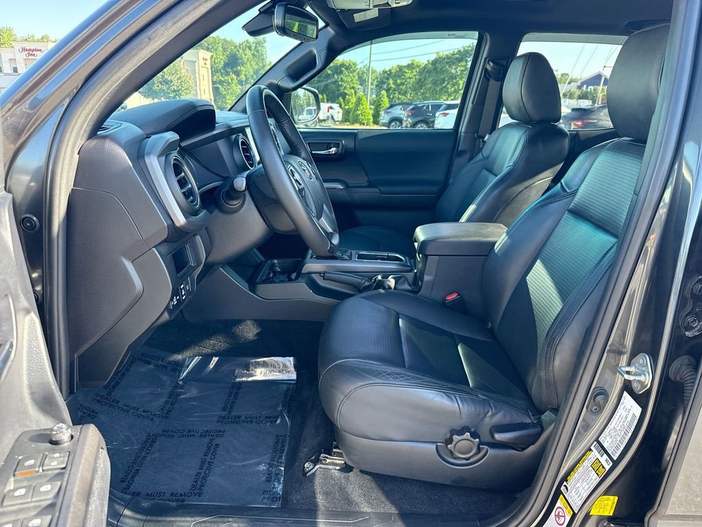 Used 2019 Toyota Tacoma TRD Sport AWD/4WD image 21
