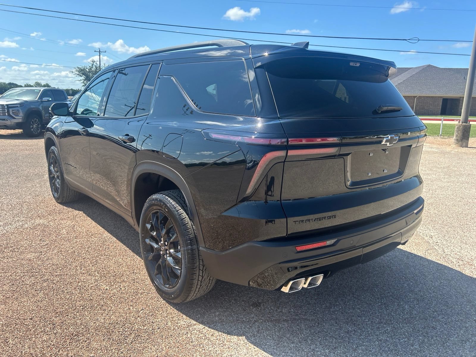 New 2026 Chevrolet Traverse LT w/ Midnight/Sport Edition FWD image 4