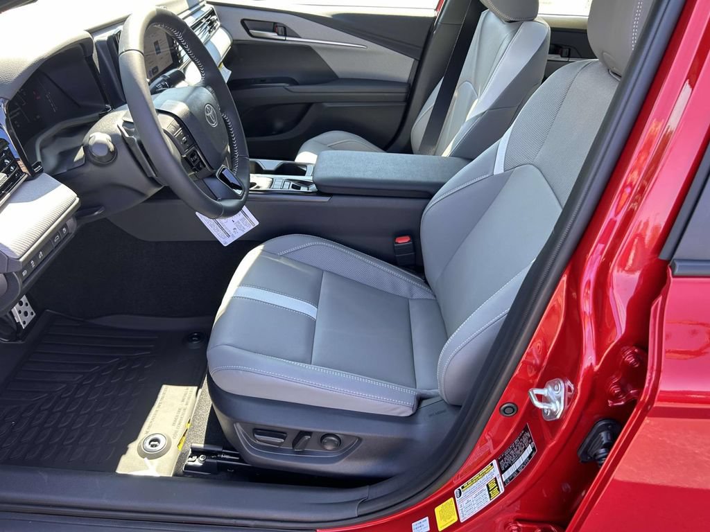 New 2026 Toyota Camry Hybrid FWD image 14