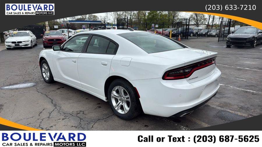 Used 2022 Dodge Charger SXT w/ Leather Interior Group RWD image 5
