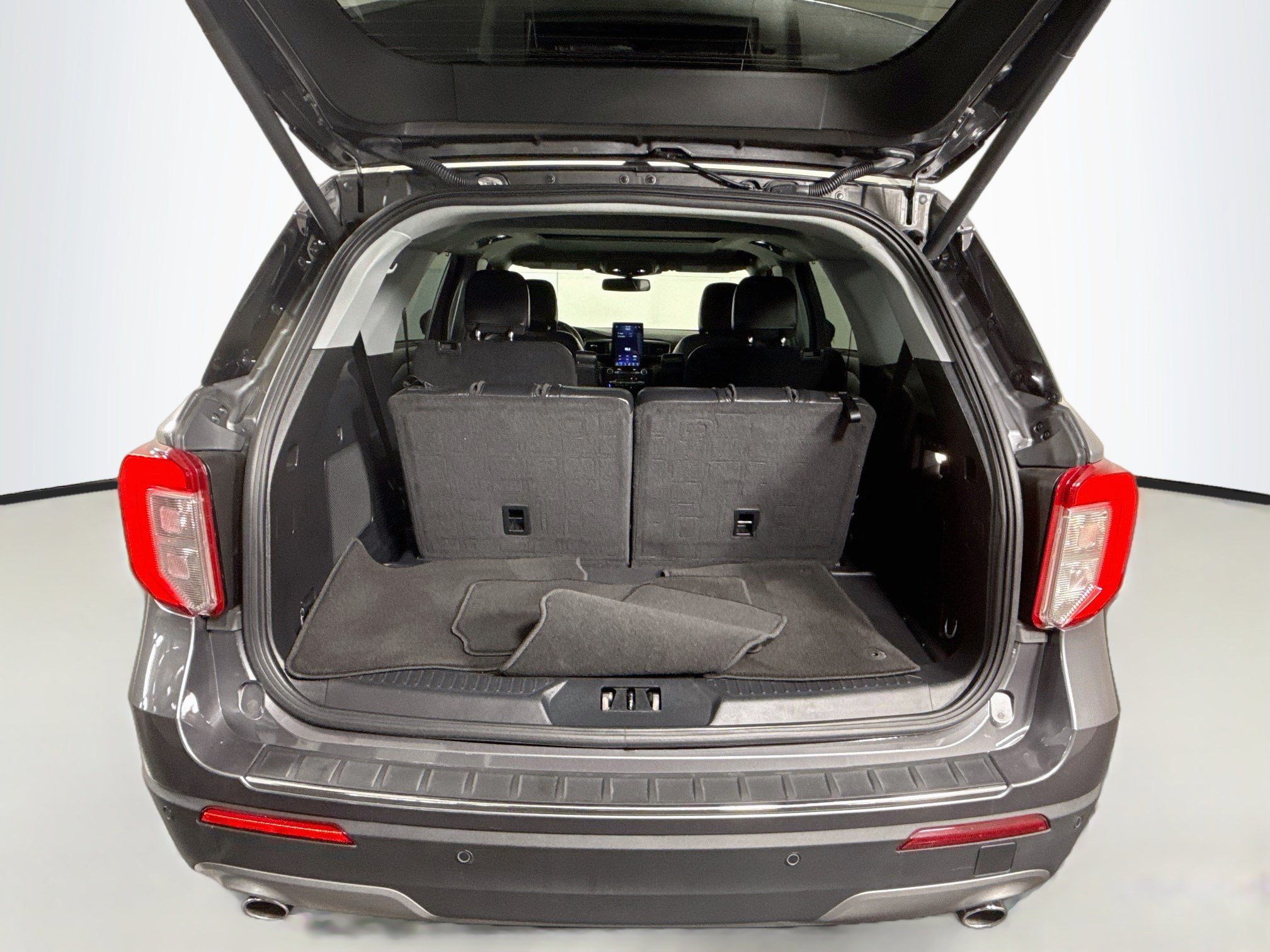 Used 2024 Ford Explorer Limited w/ Limited Technology Package RWD image 35