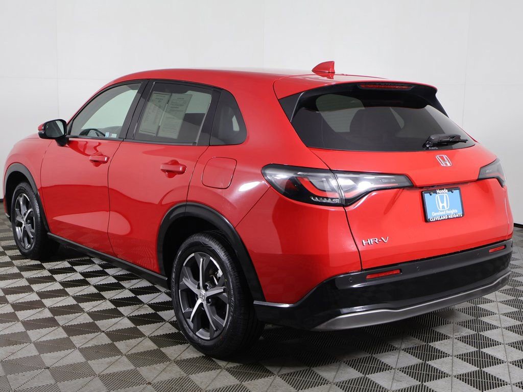 Used 2023 Honda HR-V EX-L image 9