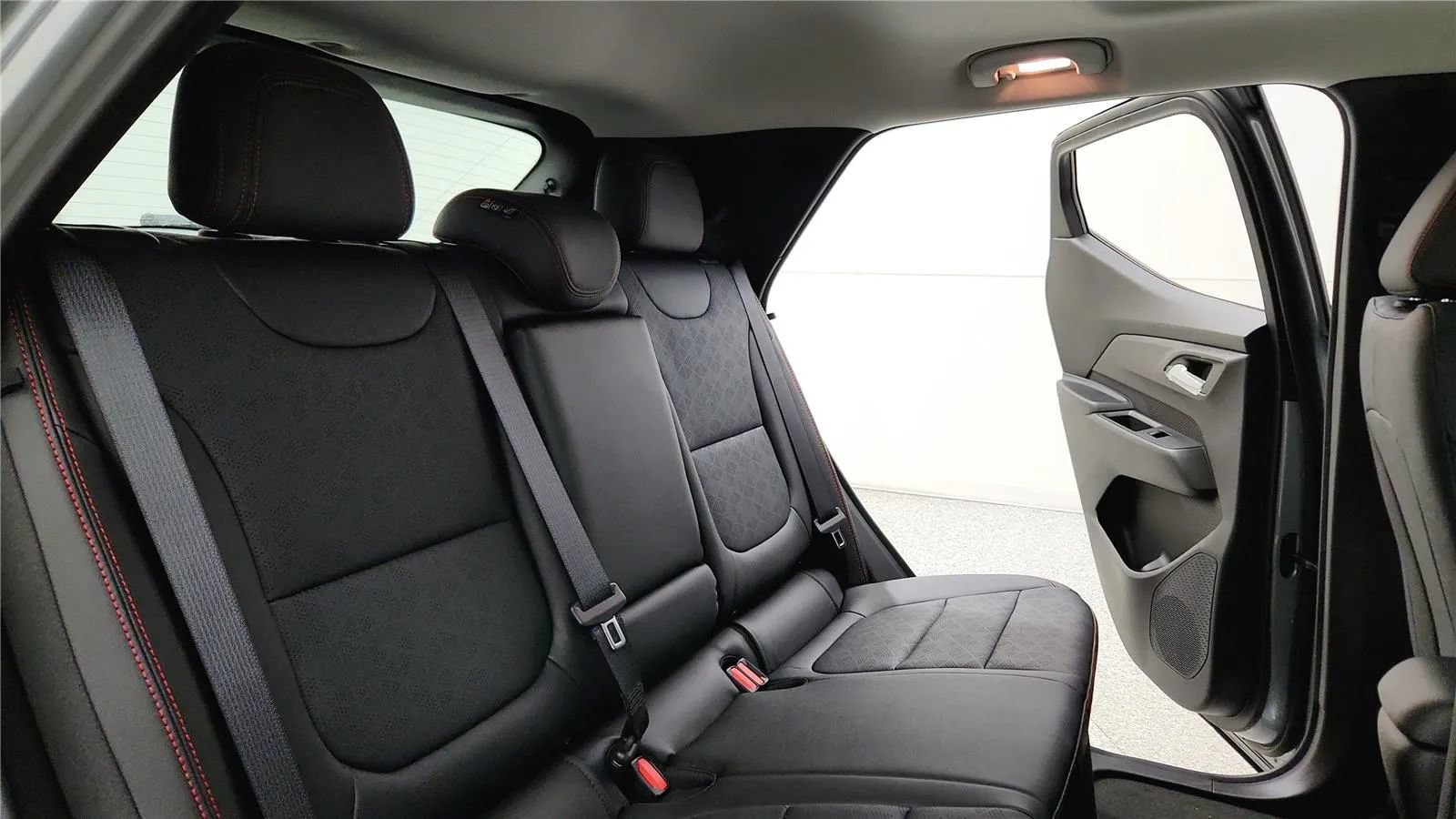 New 2027 Chevrolet Bolt RS w/ Technology Package FWD image 39