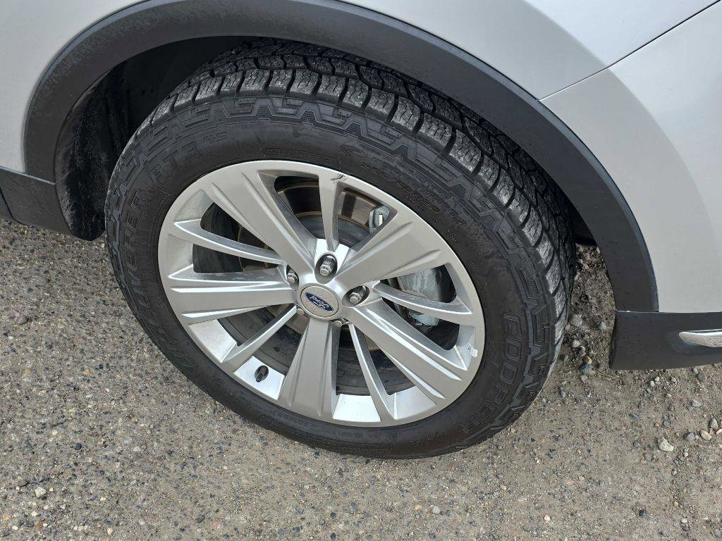 Used 2019 Ford Explorer Limited w/ Class III Trailer Tow Package AWD/4WD image 10