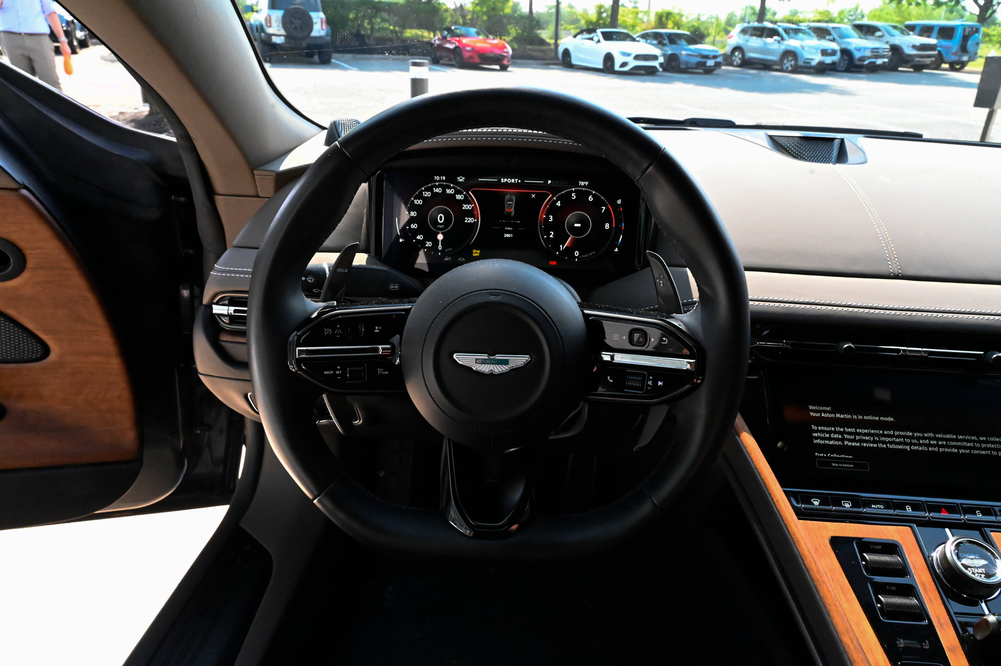 Used 2024 Aston Martin DB12 Coupe RWD image 16