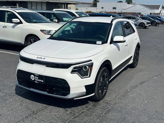 Certified 2025 Kia Niro Wind w/ Wind Preserve Package FWD image 3