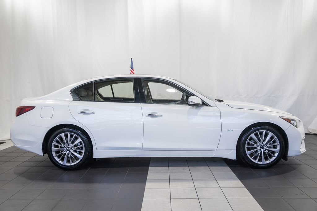 Used 2020 INFINITI Q50 Luxe w/ Essential Package (3.0T Luxe) AWD/4WD image 3