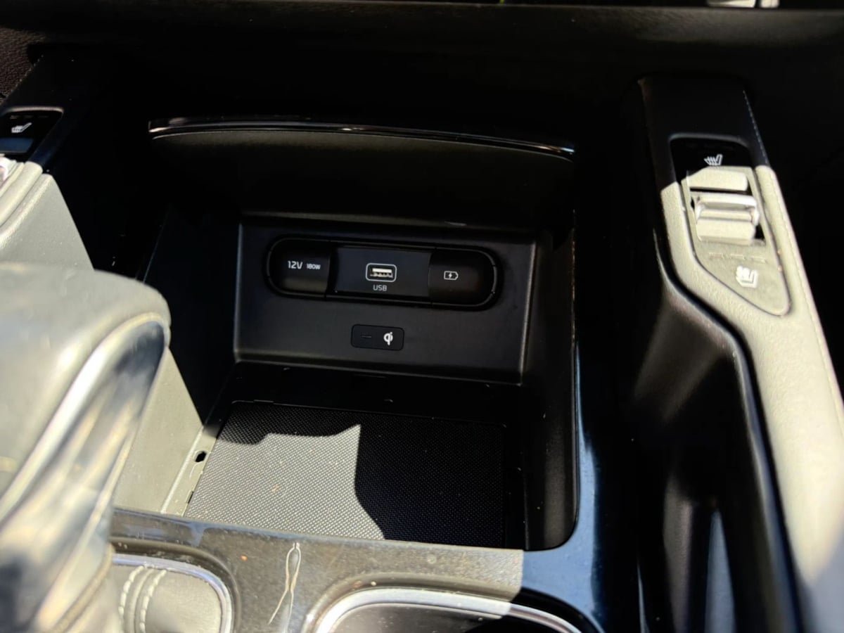 Used 2022 Kia Telluride SX w/ SX Prestige Package AWD/4WD image 37