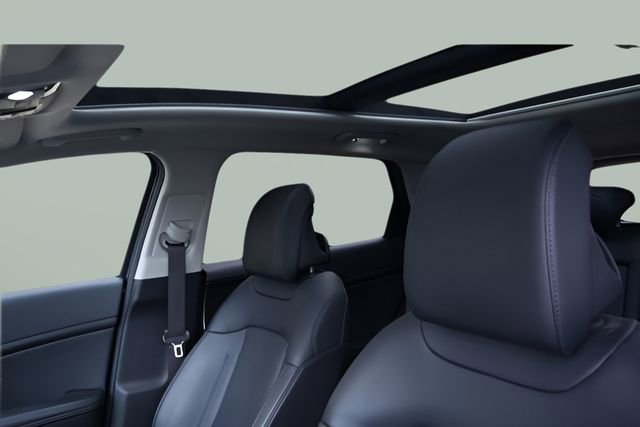 Used 2023 Kia Sportage EX w/ EX Premium Package image 14