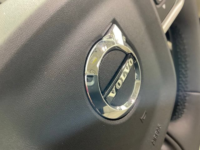 Certified 2025 Volvo XC40 B5 Ultra AWD/4WD image 45