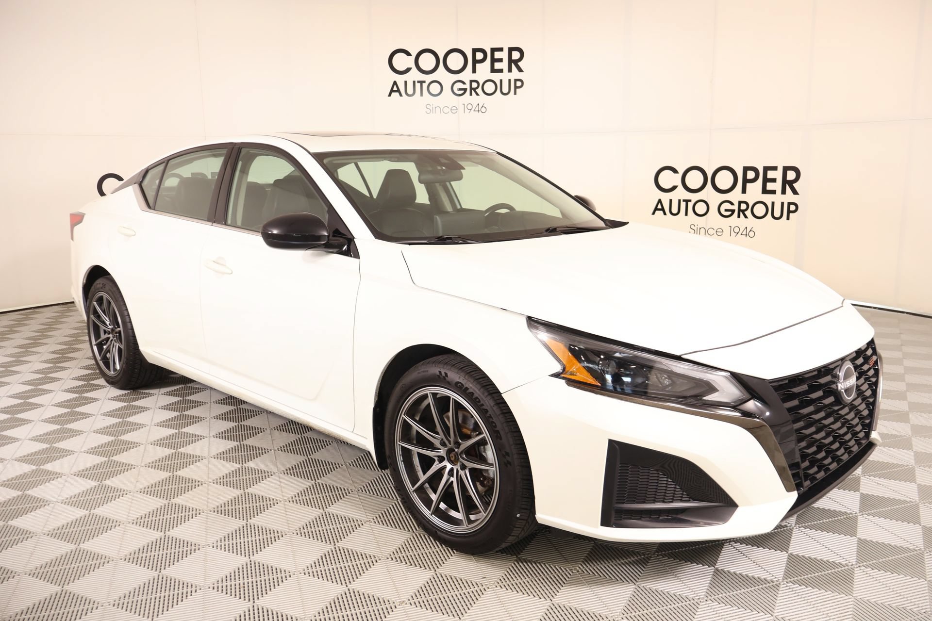 Used 2023 Nissan Altima 2.5 SR w/ SR Premium Package