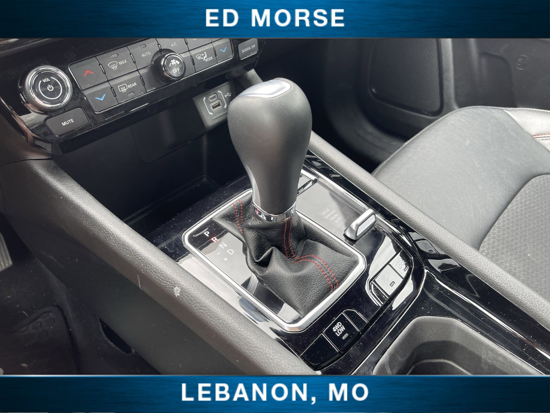 Used 2025 Jeep Compass Trailhawk AWD/4WD image 15