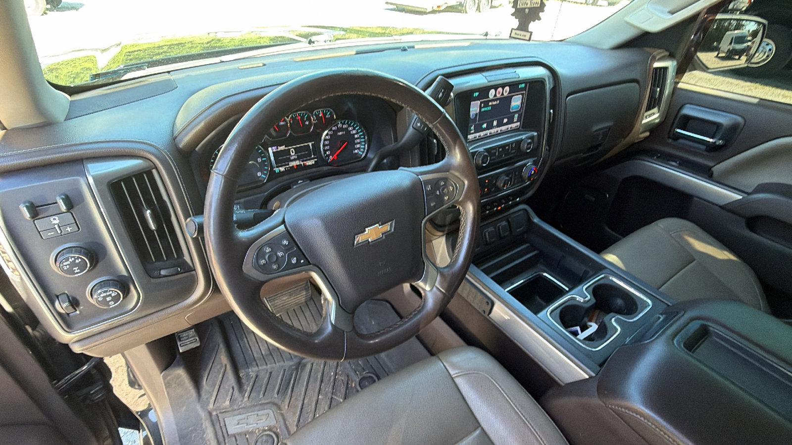 Used 2015 Chevrolet Silverado 1500 LTZ Z71 w/ Custom Sport Edition AWD/4WD image 26