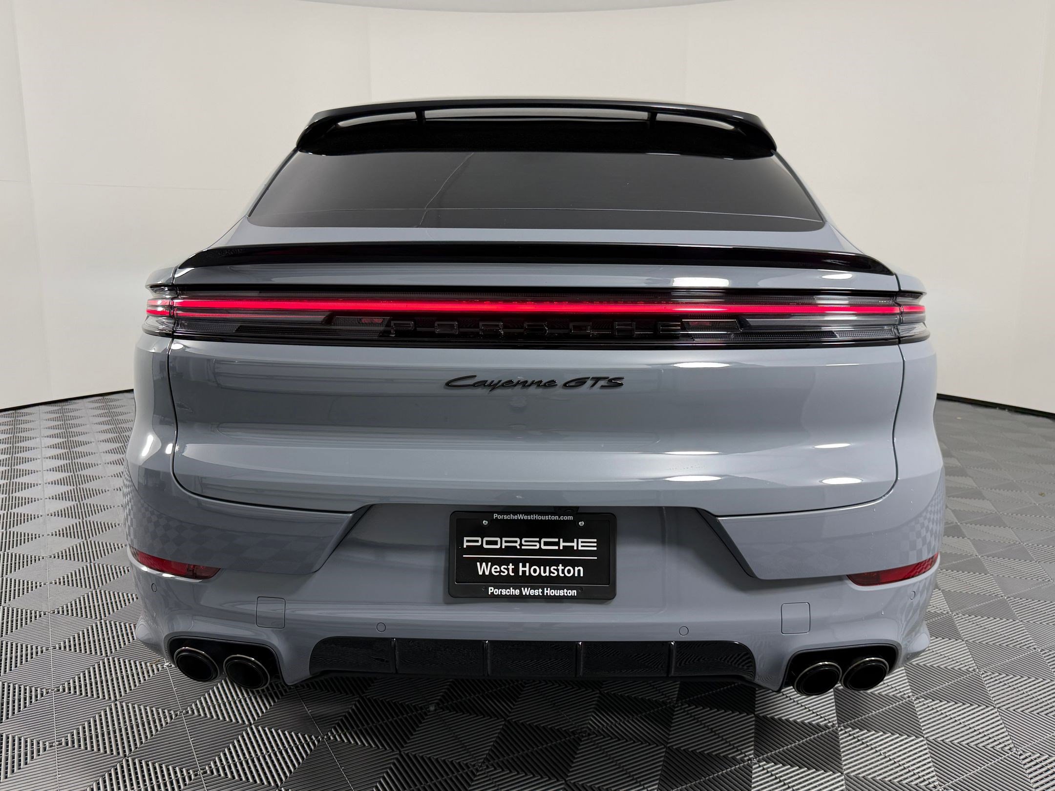 Certified 2025 Porsche Cayenne GTS image 10