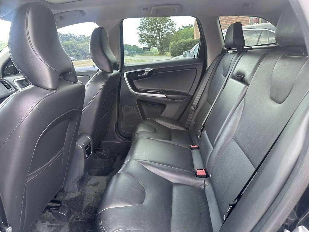 Used 2015 Volvo XC60 T5 Premier w/ Proximity Package FWD image 7