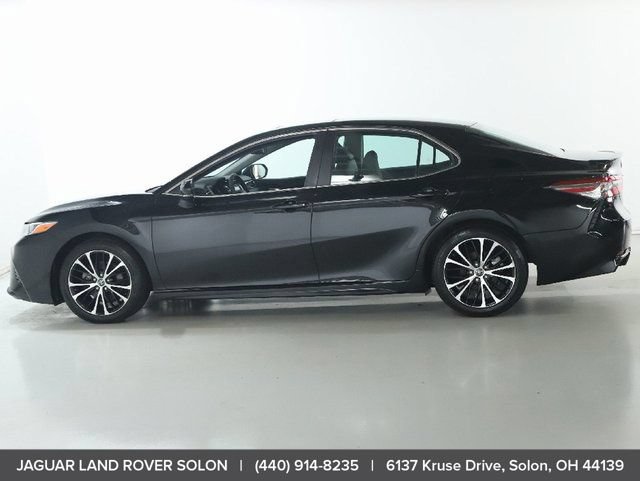 Used 2018 Toyota Camry SE w/ Moonroof Package FWD image 4