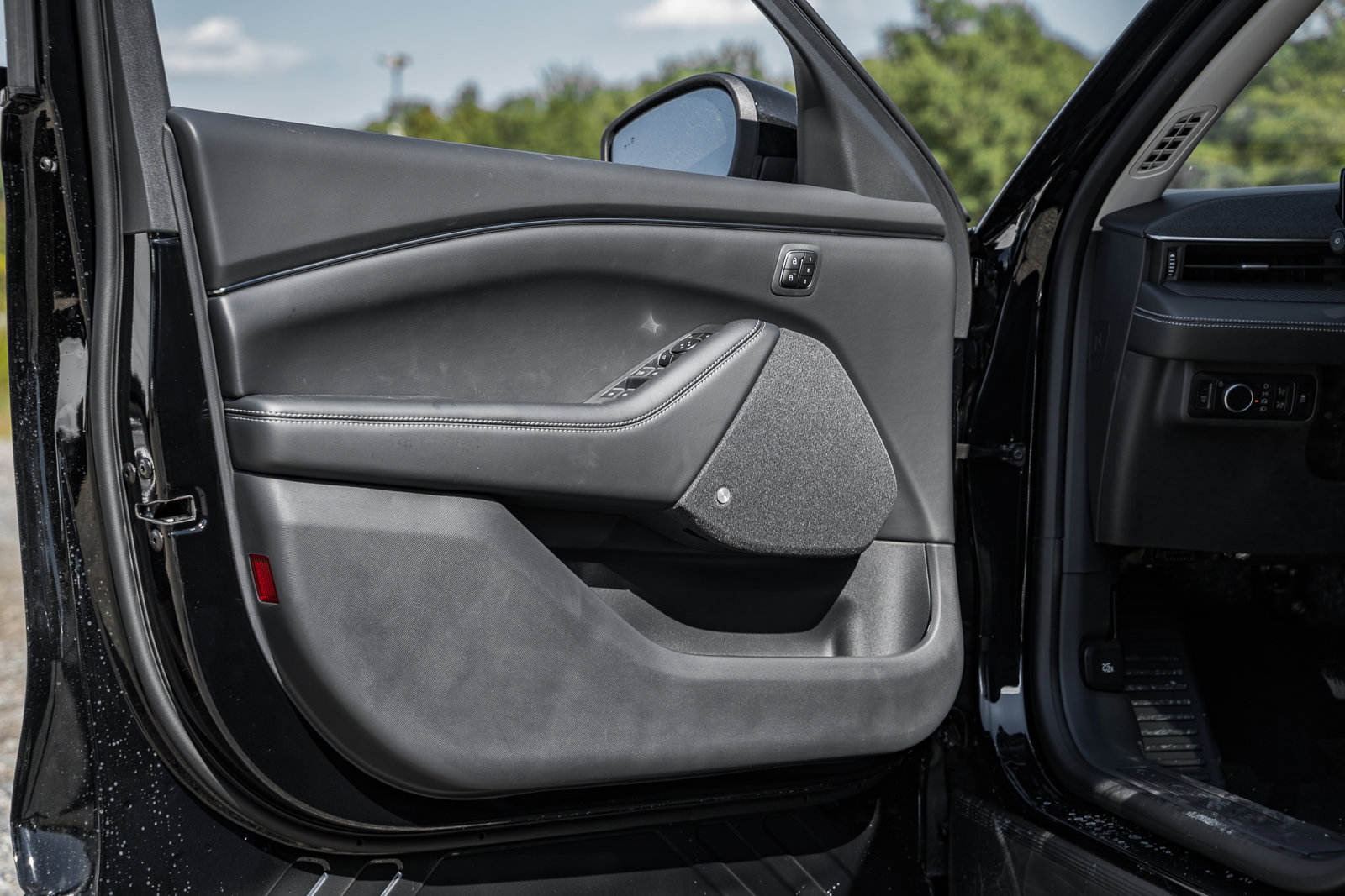 New 2025 Ford Mustang Mach-E Premium image 37