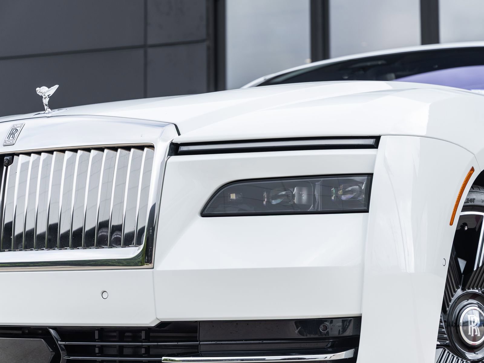 Used 2024 Rolls-Royce Spectre image 17