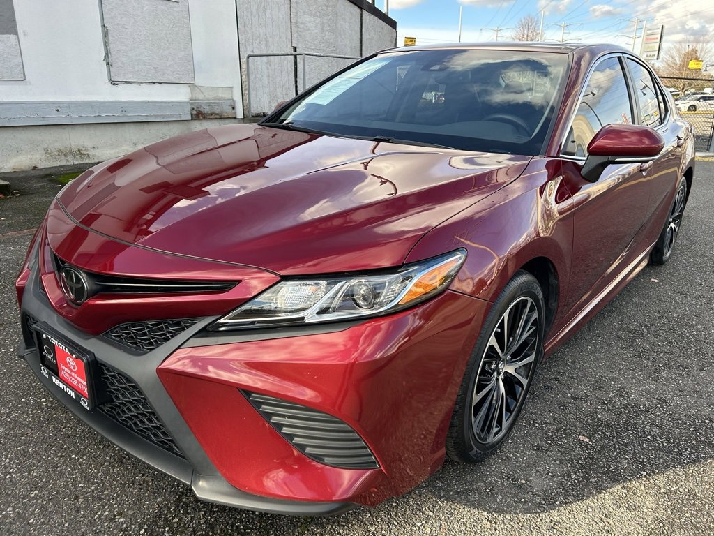 Used 2018 Toyota Camry SE