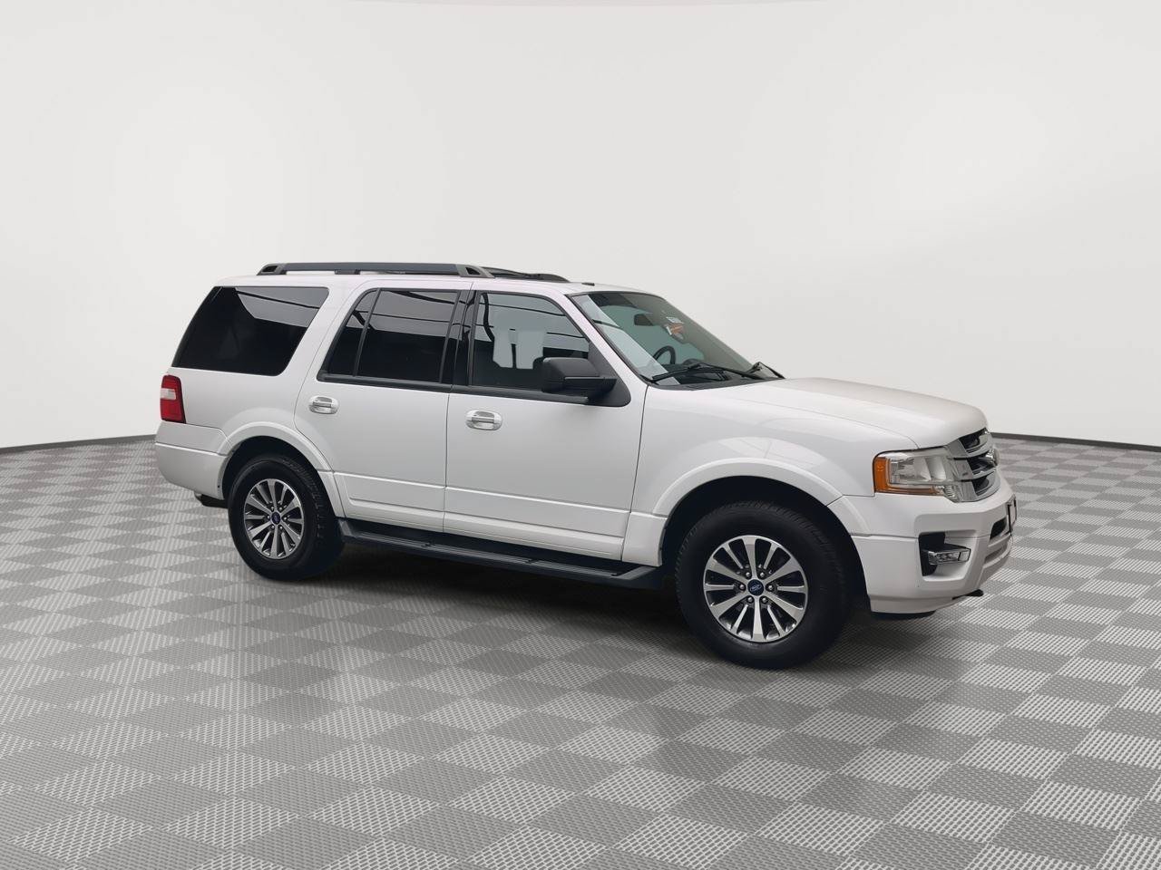 Used 2017 Ford Expedition XLT AWD/4WD image 40