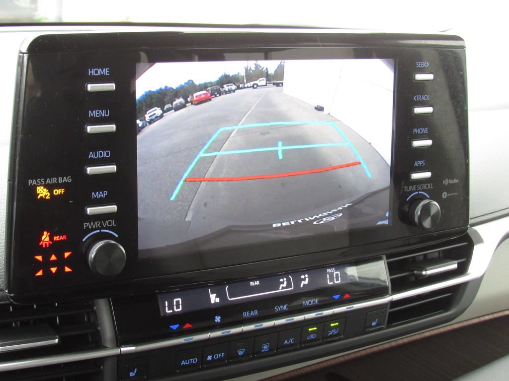 Used 2024 Toyota Sienna LE AWD/4WD image 34