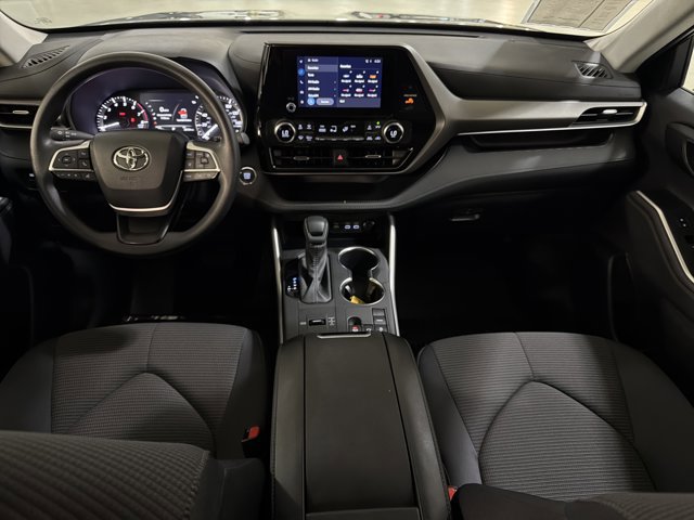 Used 2023 Toyota Highlander L FWD image 25