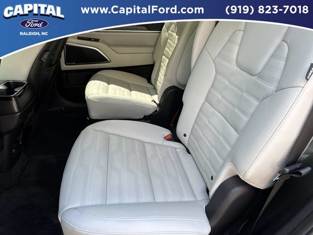 Used 2024 Kia Telluride SX Prestige w/ Towing Package AWD/4WD image 18