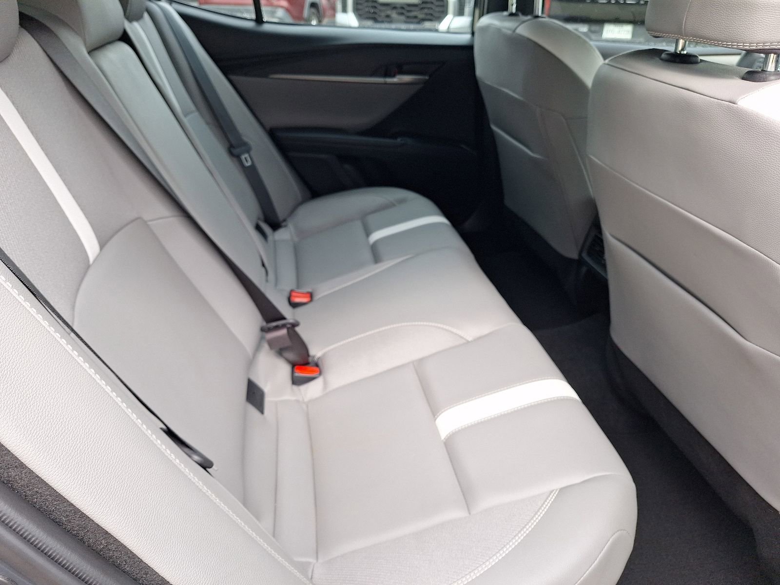 Used 2025 Toyota Camry SE FWD image 29