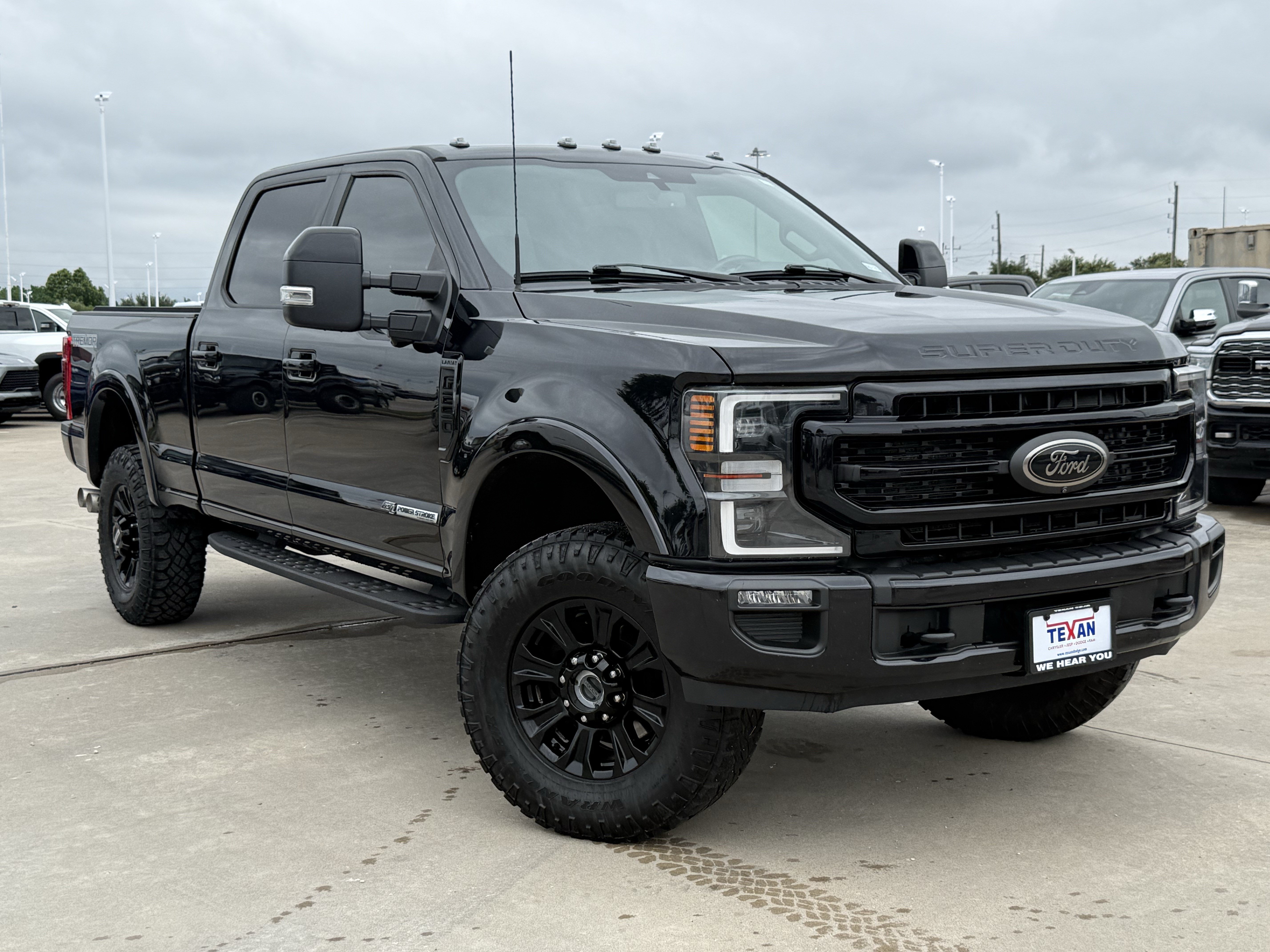 Used 2022 Ford F250 Lariat w/ Tremor Off-Road Package AWD/4WD image 2