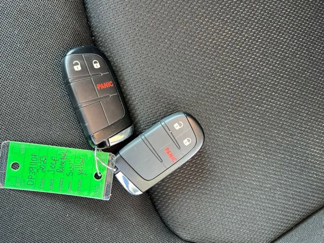 Used 2023 Jeep Renegade Latitude AWD/4WD image 20