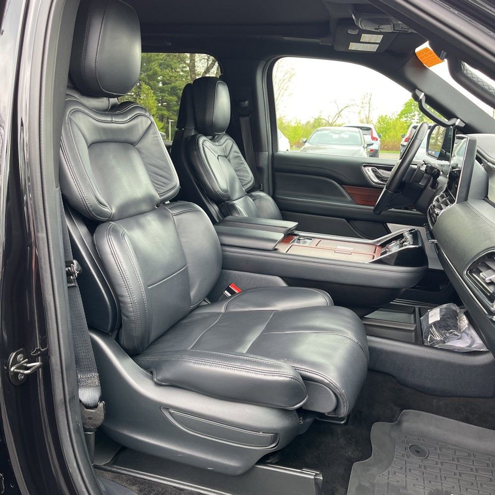 Used 2022 Lincoln Navigator Reserve AWD/4WD image 8