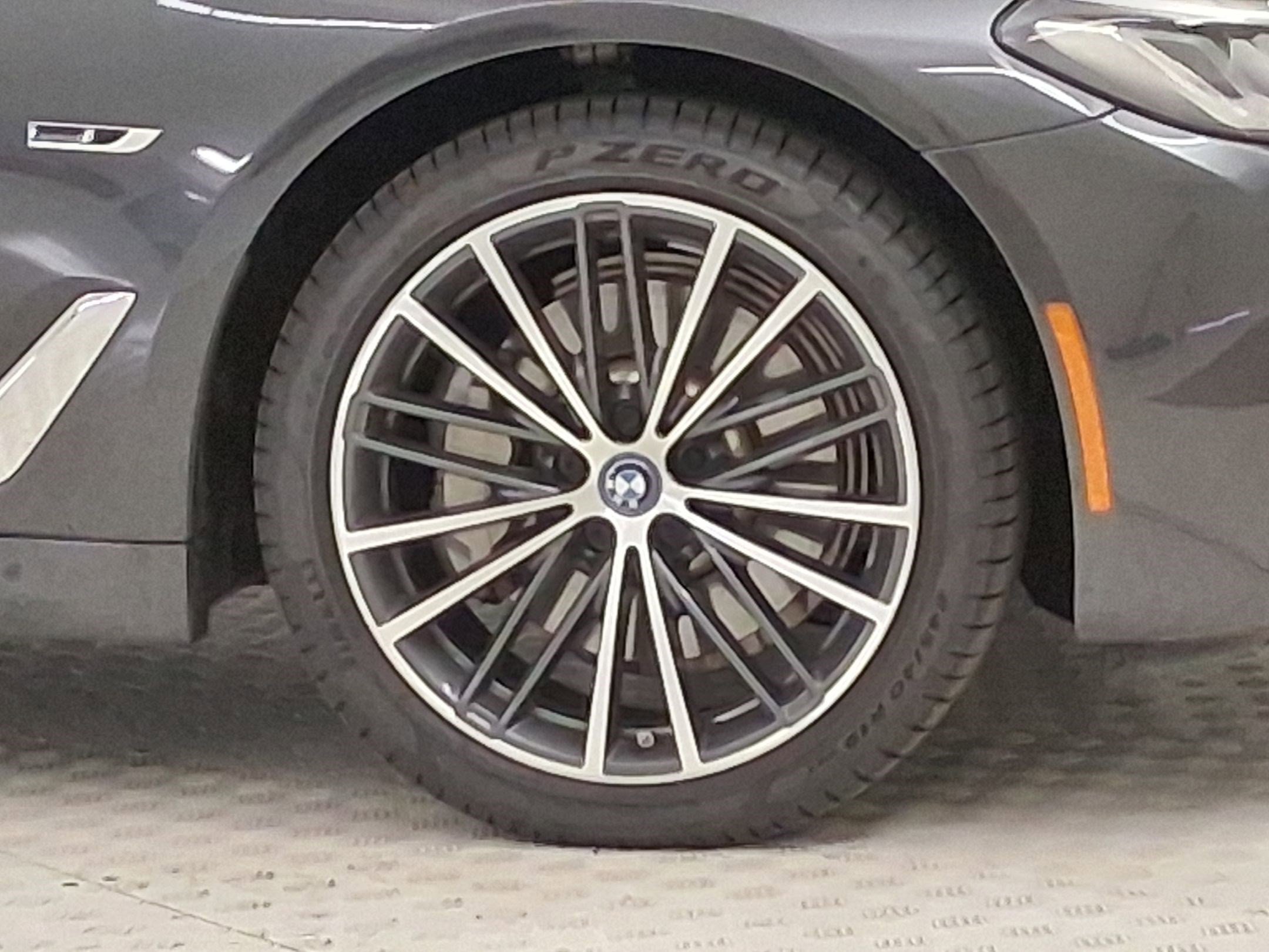 Used 2023 BMW 530e w/ Convenience Package RWD image 10
