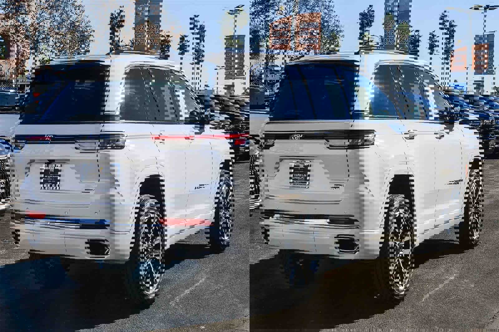 Used 2023 Jeep Grand Cherokee Overland w/ Adv Protech Group III image 4