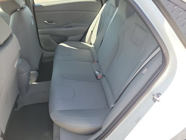 New 2026 Hyundai Elantra SE FWD image 24