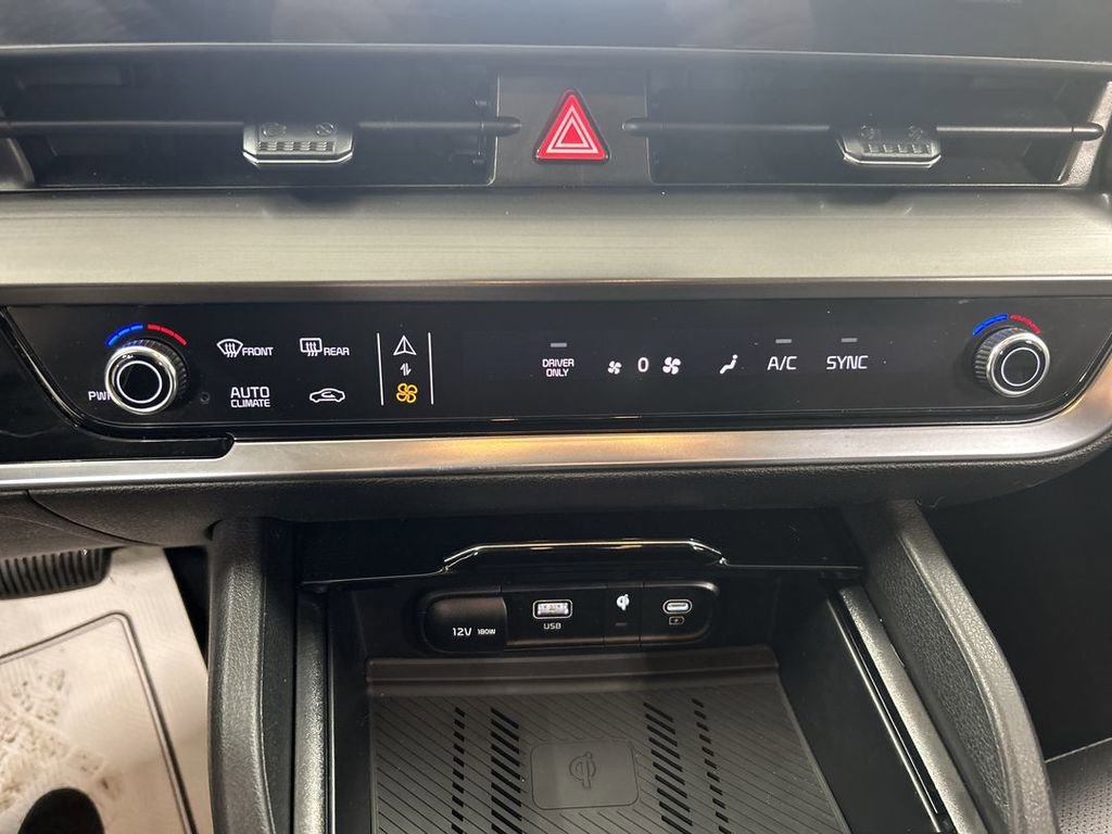 Certified 2023 Kia Sportage EX image 17