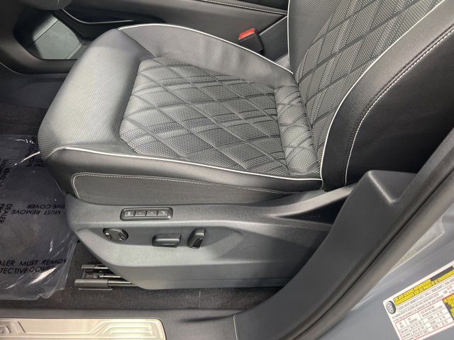 Used 2025 Volkswagen Atlas SEL Premium R-Line image 15