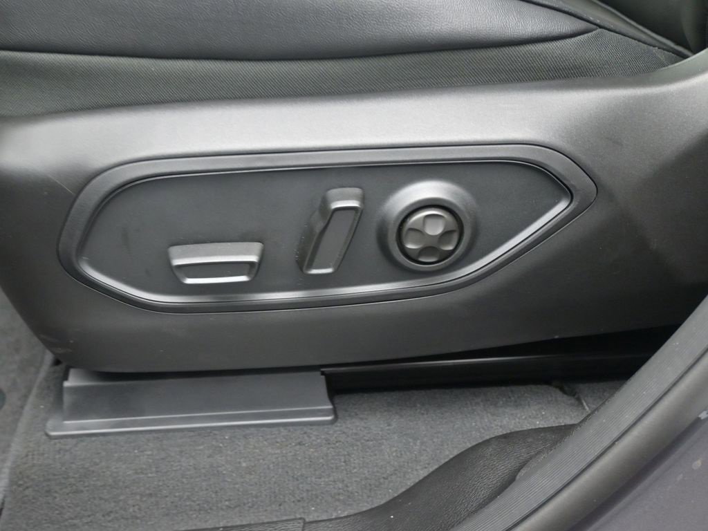 New 2025 Jeep Grand Cherokee L Altitude image 18