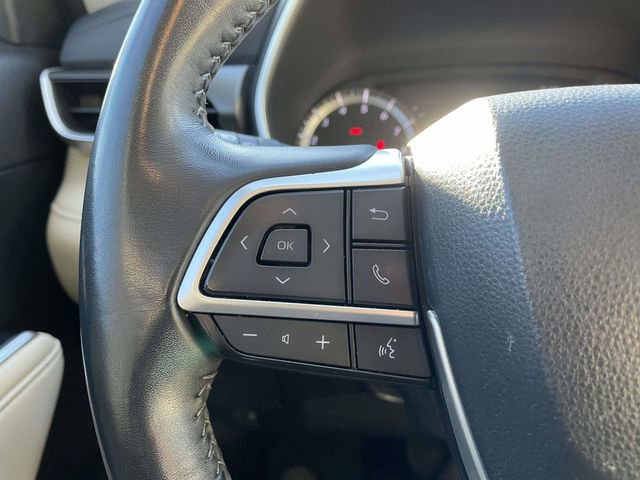 Used 2023 Toyota Highlander XLE image 28