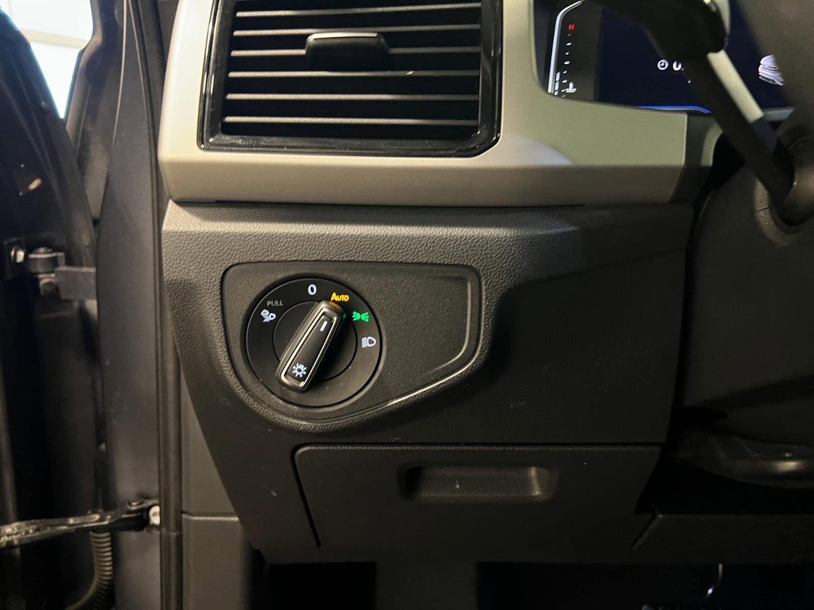 Used 2022 Volkswagen Atlas SE AWD/4WD image 15