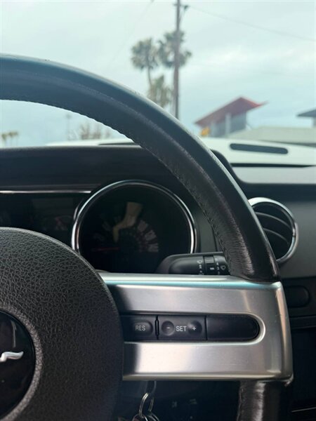 Used 2005 Ford Mustang GT RWD image 13